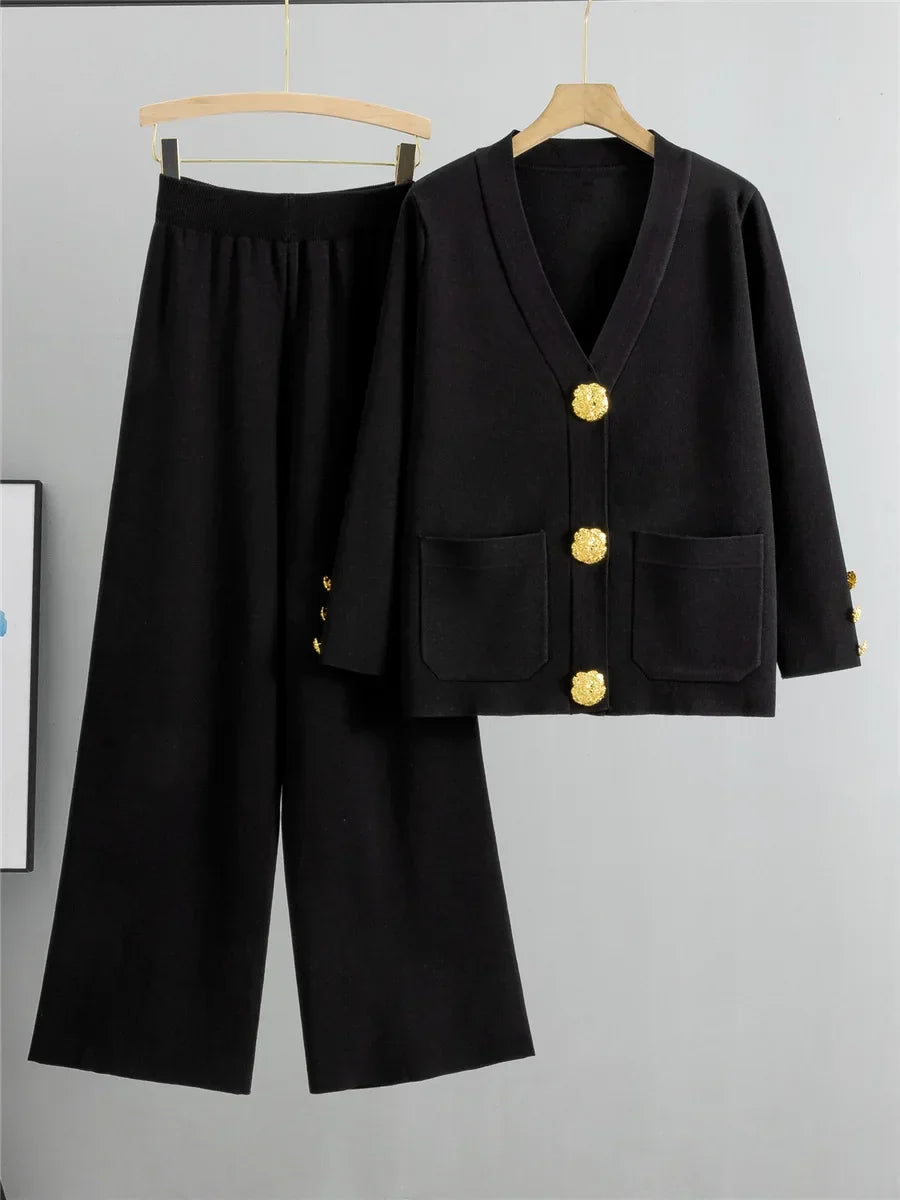 Fefi - Set with Gold Buttons