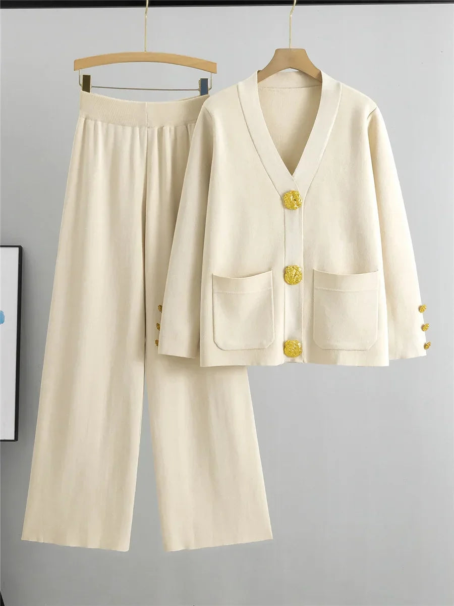 Fefi - Set with Gold Buttons