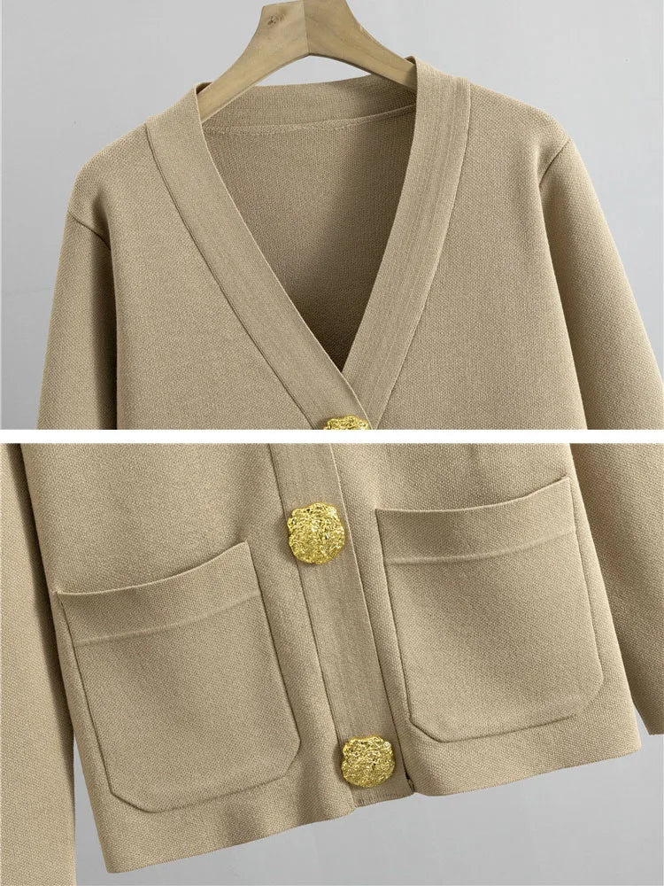 Fefi - Set with Gold Buttons