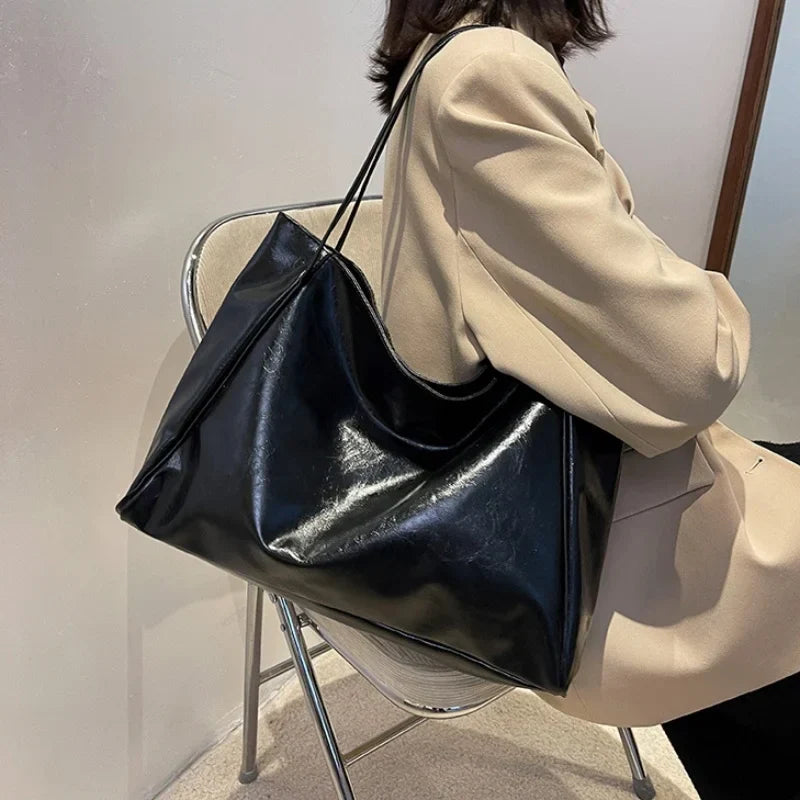 Red Large Capacity Tote Bag