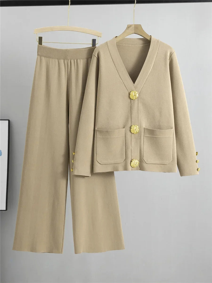 Fefi - Set with Gold Buttons