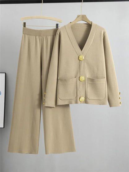 Fefi - Set with Gold Buttons